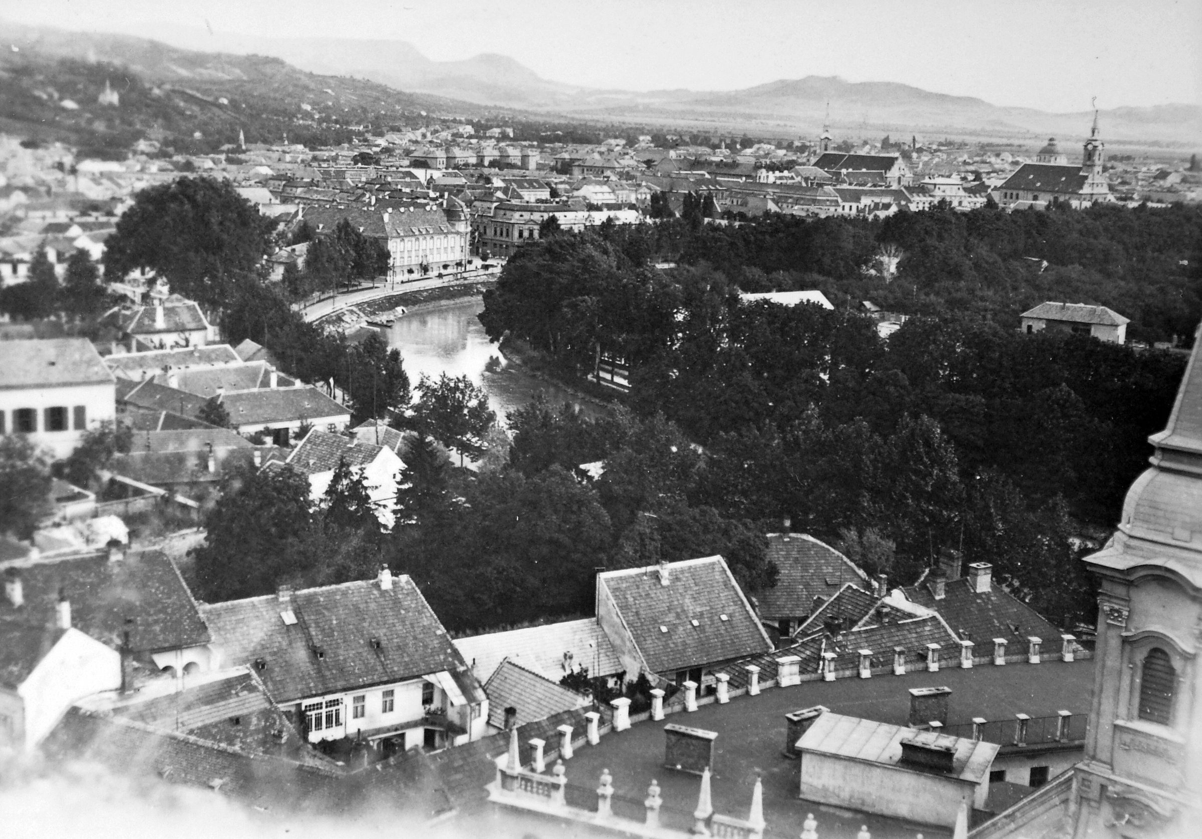 Esztergom mit der Basilika über der Donau, Fotografie um 1930